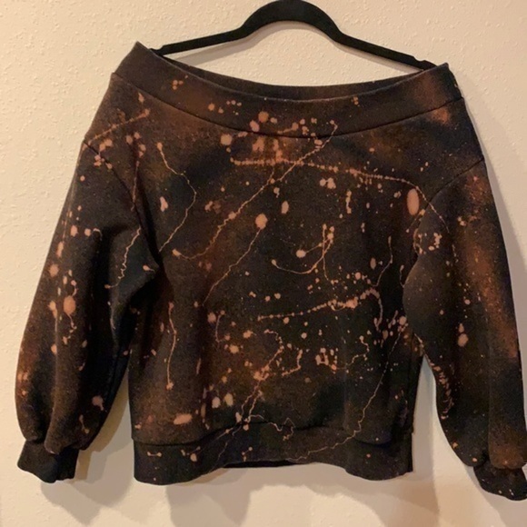 Custom Bleached Off Shoulder Cropped Sweatshirt reverse bleached dye - Picture 3 of 5